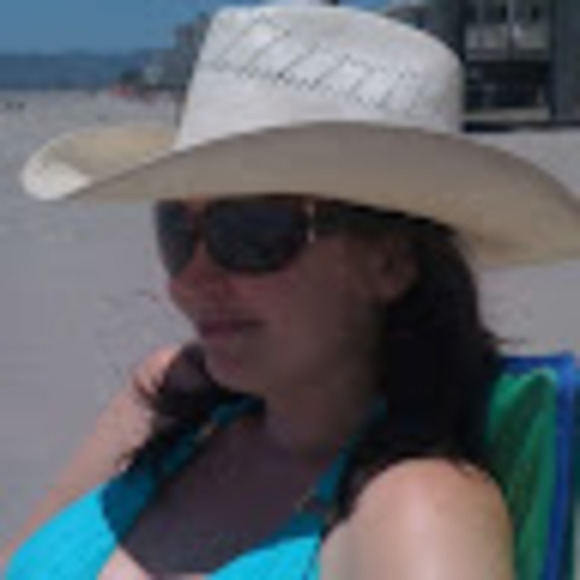 Meet your Posher, Pam - Picture 1 of 1